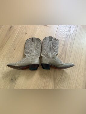 Vintage 60’s Gray Suede Cowboy Boots.
